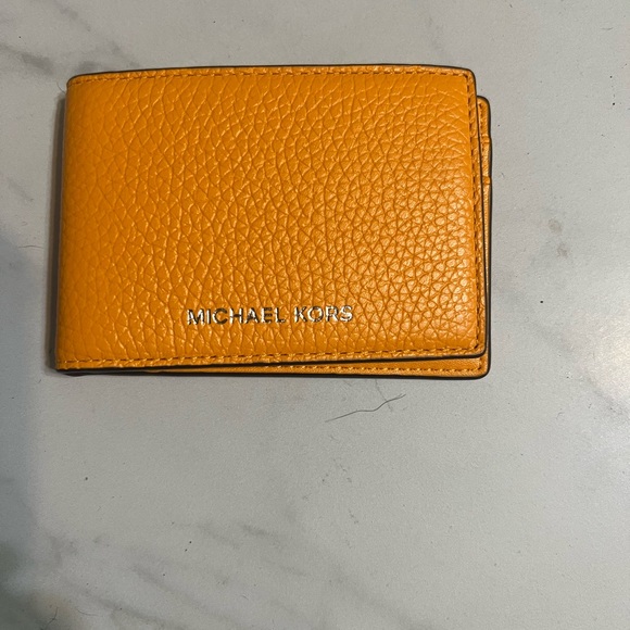 Michael Kors NWT Cooper Tangerine compact Leather Card Holder and wallet - Picture 1 of 4